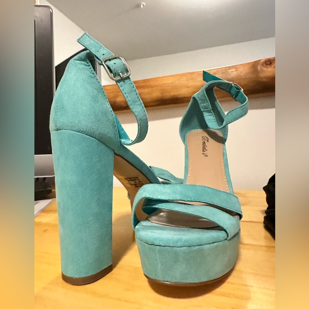 Blue heels - Picture 5 of 5